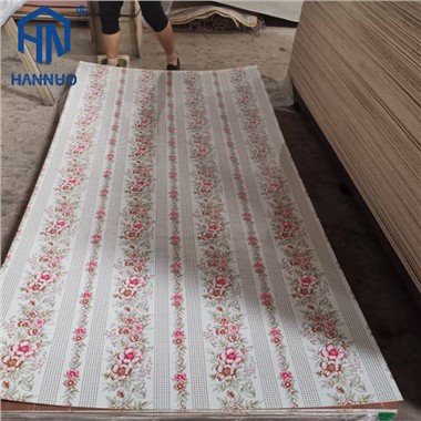 ไม้อัดโพลีเอสเตอร์